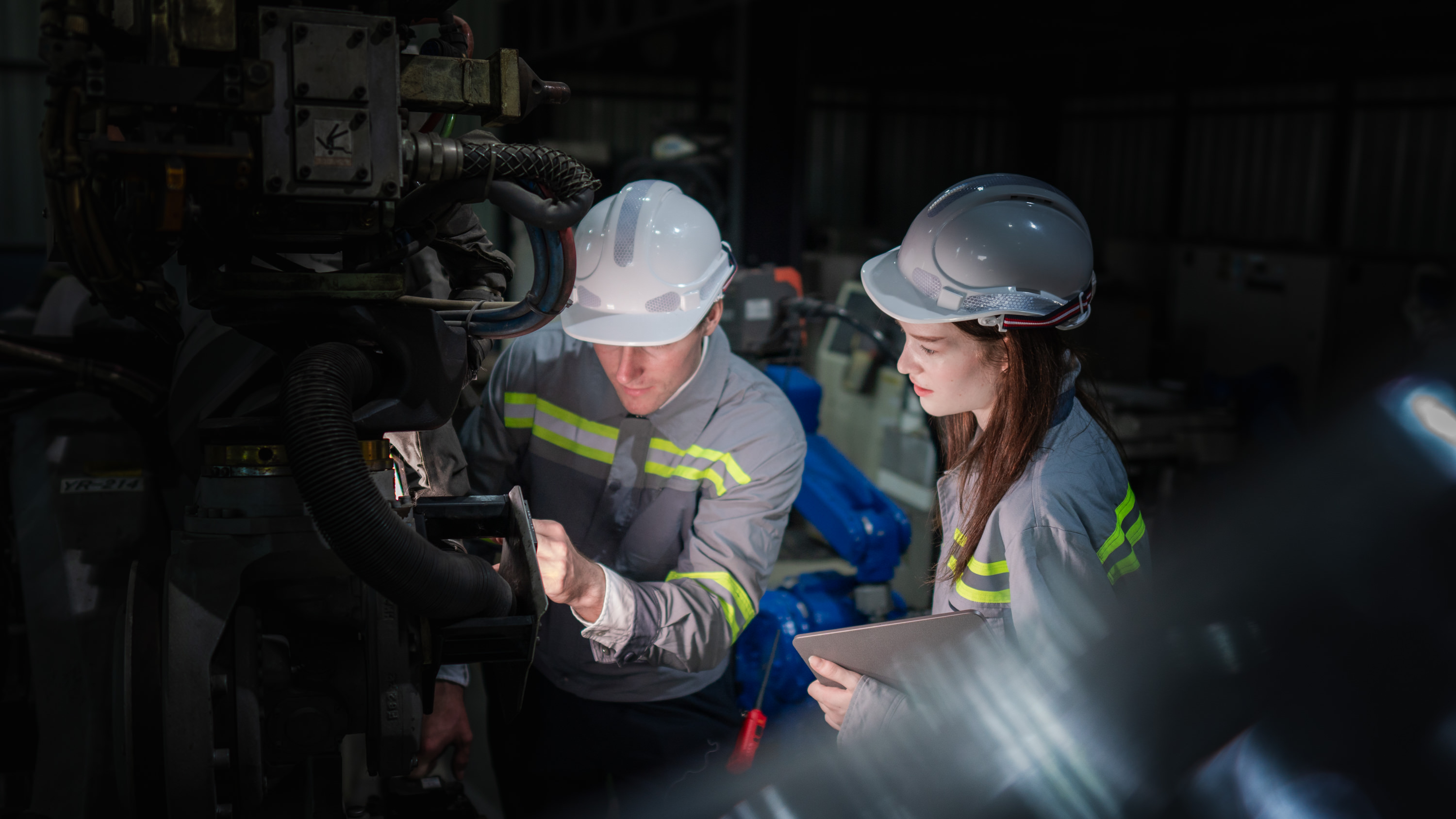 Divers professioneel team dat samenwerkt